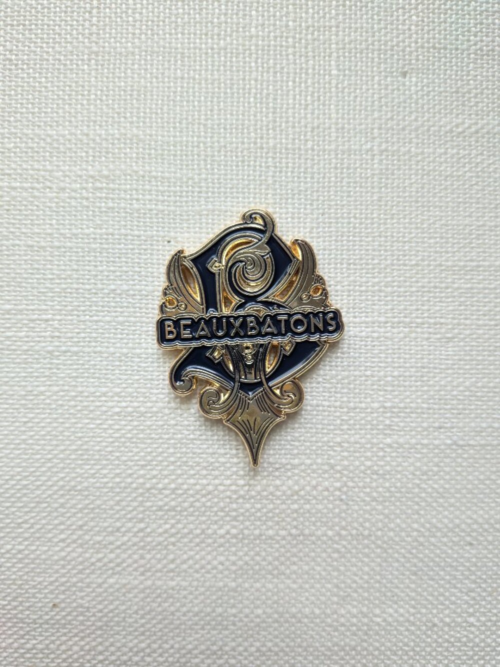Beauxbatons Crest Pin